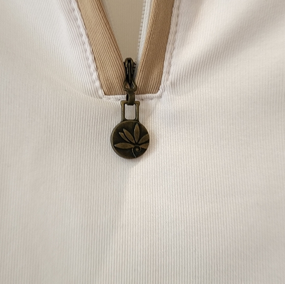 Lily's of Beverly Hills golfers top size medium golf activewear - Picture 4 of 9